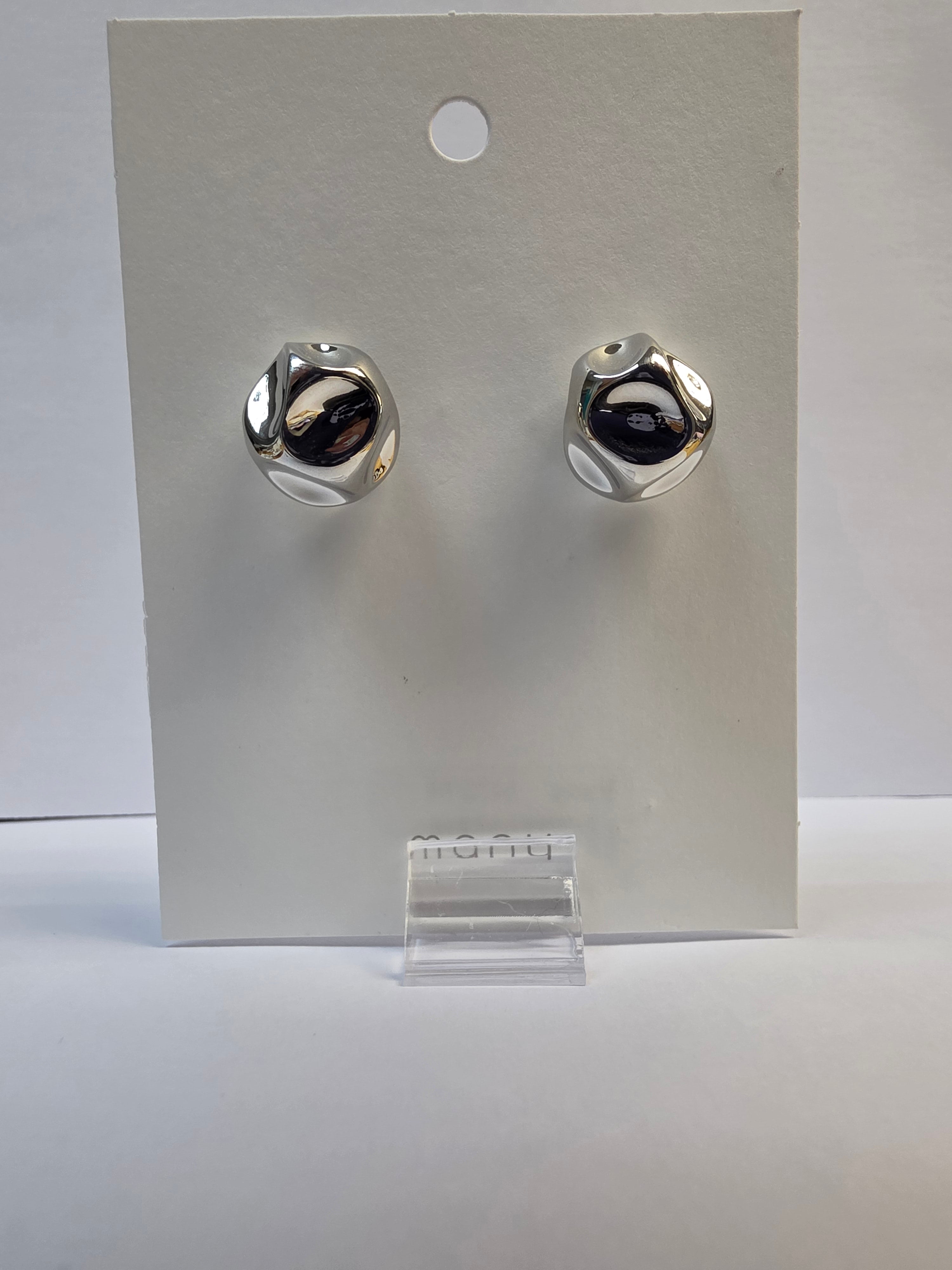 Embrace｜Sculptural Gold Stud Earrings